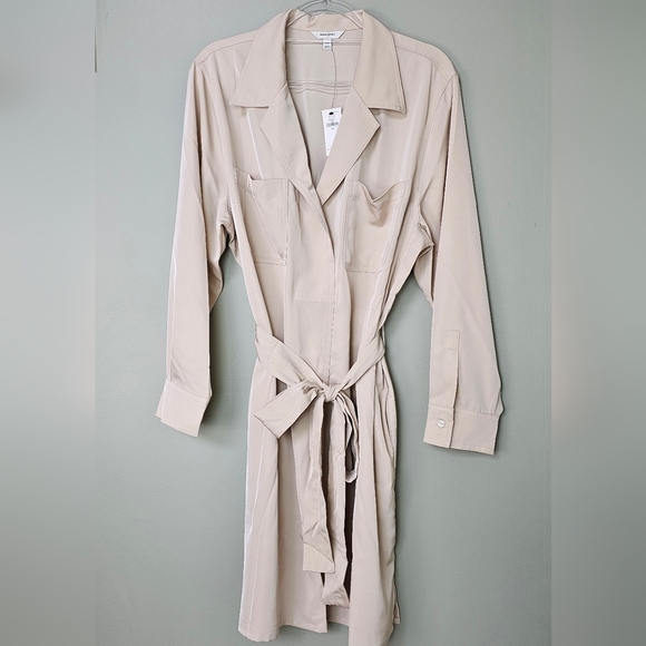 Banana Republic Women's Long Sleeve Satin Twill Mini Shift Dress in Oyster Pearl - Picture 5 of 8